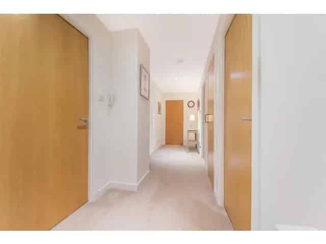 3 Bedroom Flat for Sale in Cala Canniesburn