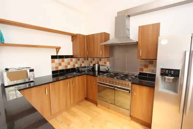 5 Bedroom Furnished Flat Edinburgh Old Town HMO Student Accommodation