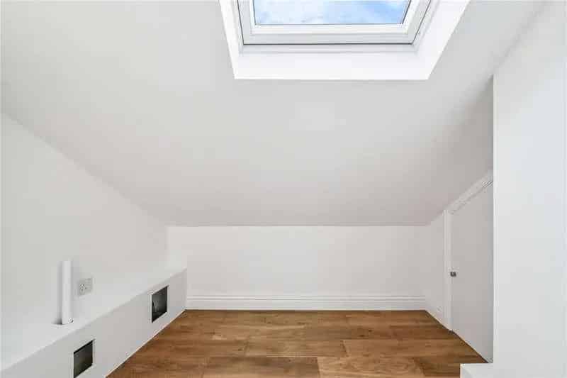 2 bed flat for sale