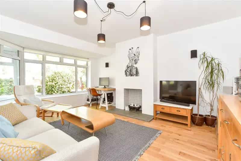 2 Bedroom Semi-Detached Bungalow for Sale Emsworth