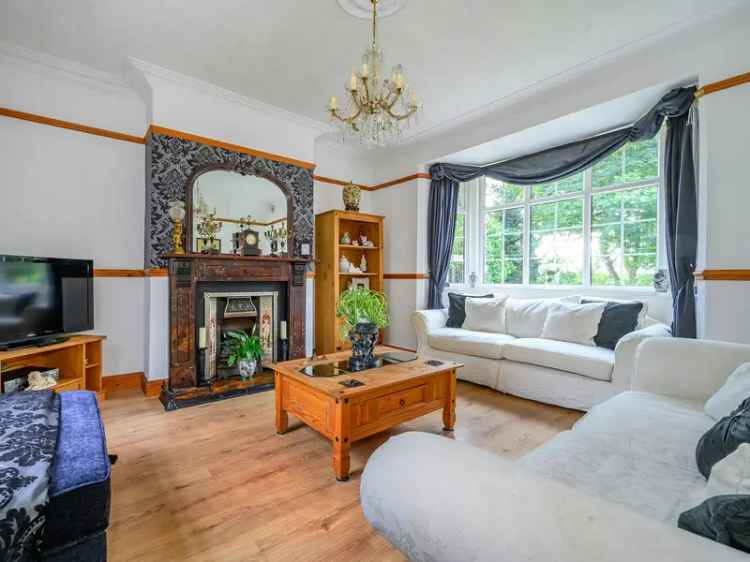 4 Bedroom Detached House with Original Features and Garden