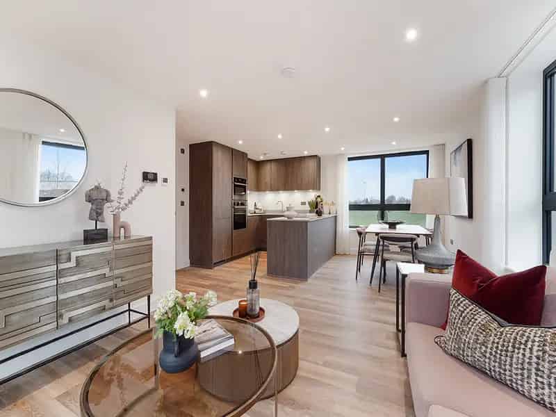 2 Bedroom Apartment for Sale in Thames Ditton