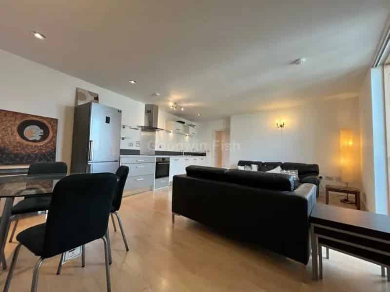 1 Bedroom Apartment Manchester City Centre Balcony