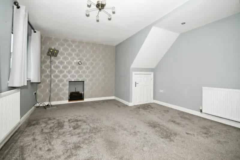 3 Bed Detached House For Sale No Upward Chain