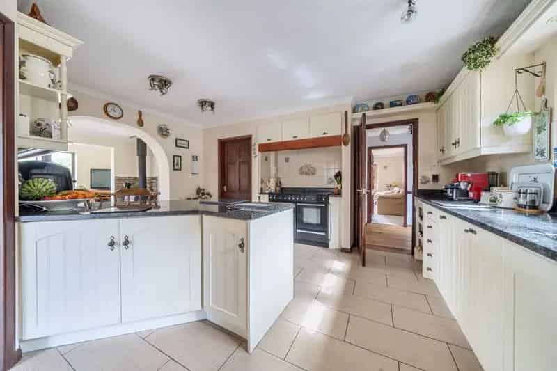 5 Bedroom Detached House for Rent in Brampford Speke