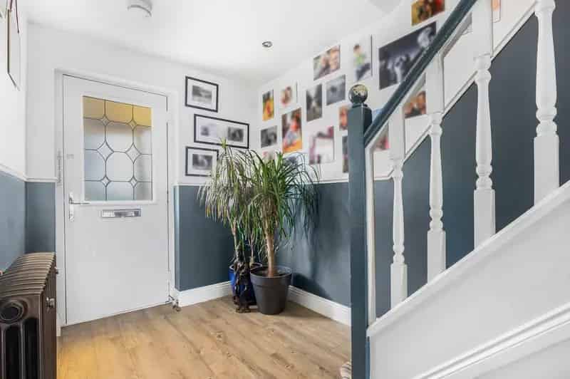 5 Bedroom Semi-Detached House for Sale