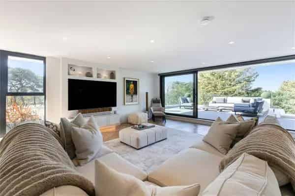 Luxury Penthouse Apartment Canford Cliffs 3 Beds 2790 Sq Ft Terrace