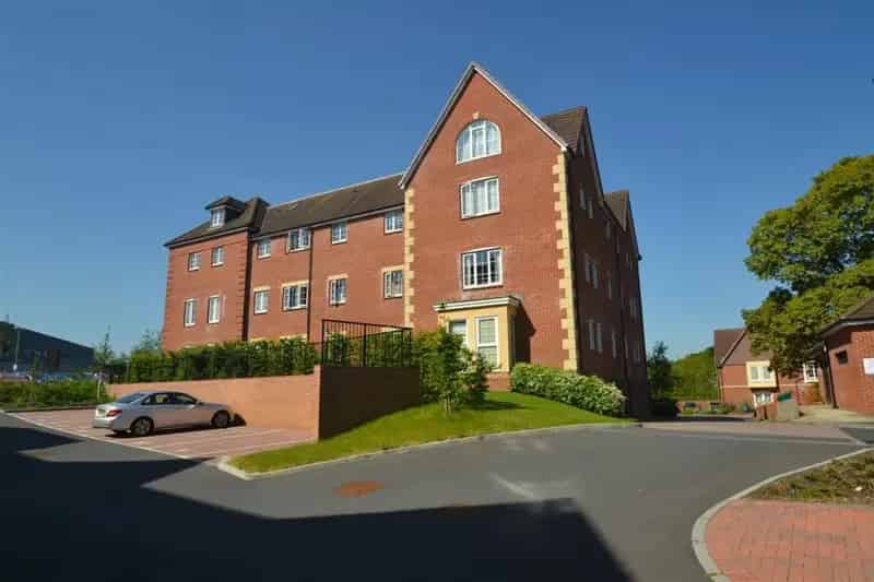 2 bedroom Flat
 For Sale