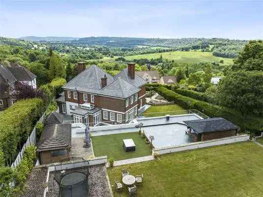 Hedleigh Grange Family Home Surrey Hills Four En-Suite Bedrooms