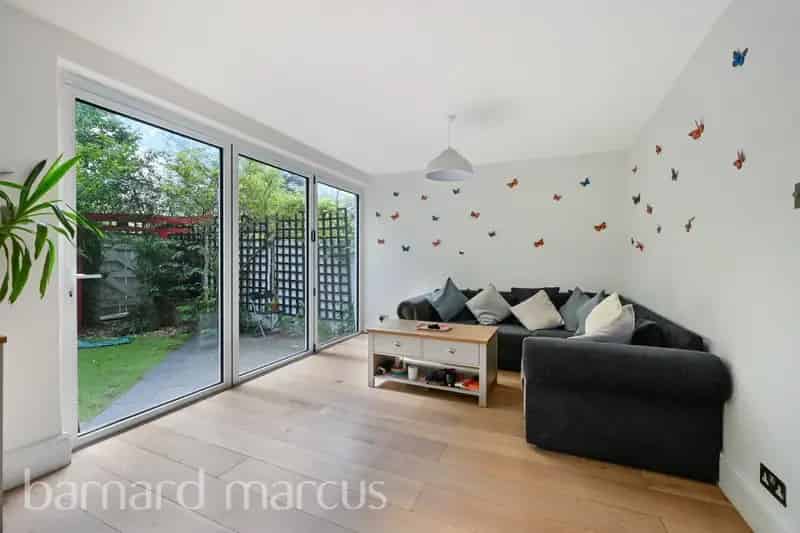 Five Bedroom Townhouse Tooting Professional Sharers