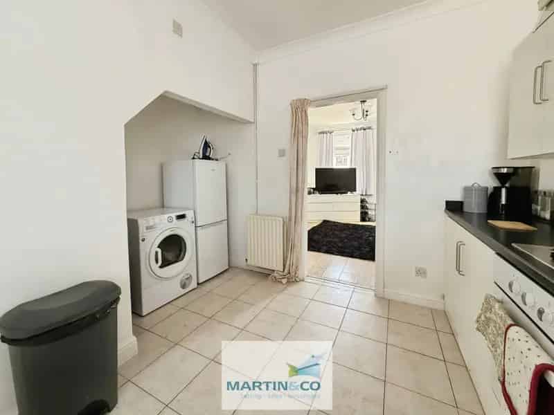 2 Bedroom House For Sale with Tenant