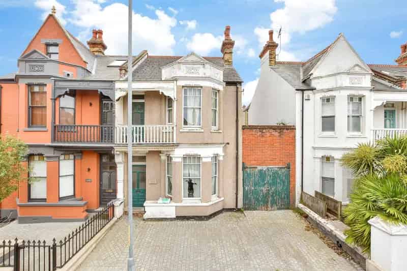 4 Bedroom Semi Detached House For Sale Broadstairs
