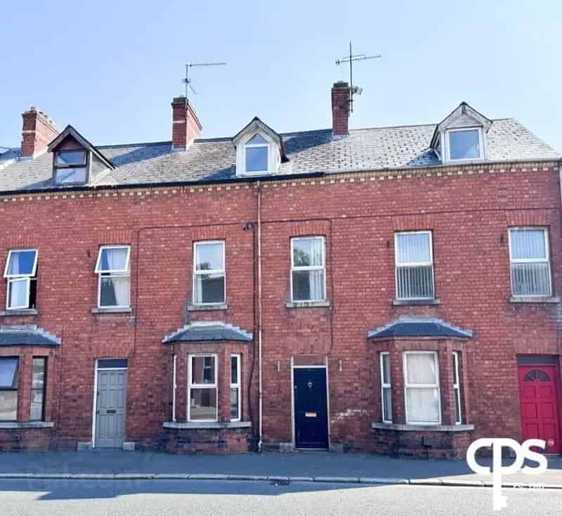 4 Bedroom Mid Terrace House Armagh City