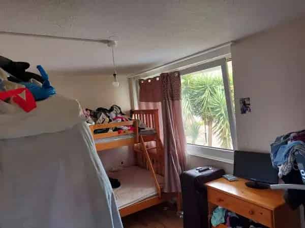 2 Bedroom House with Garden and Parking Permit