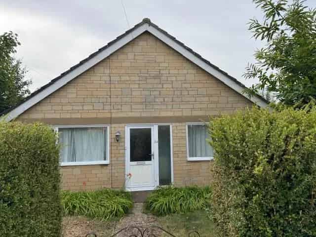 3 Bedroom Detached Bungalow for Sale in Fairford