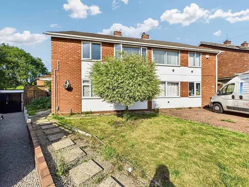 2 Bedroom Apartment to Rent - Modern City Living