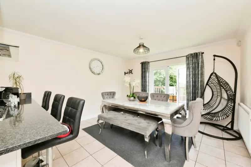 Five Bedroom Detached House Broxbourne 3000 Sq Ft