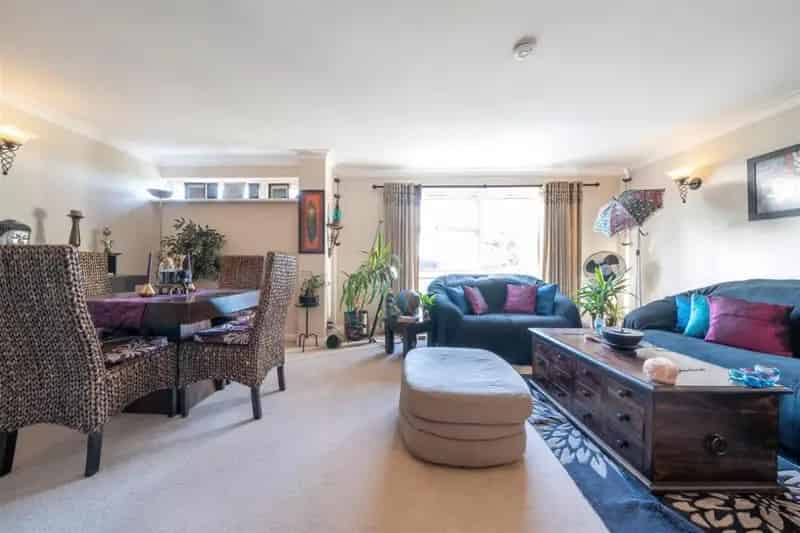 2 Bed Flat for Sale Wembley Stadium Area