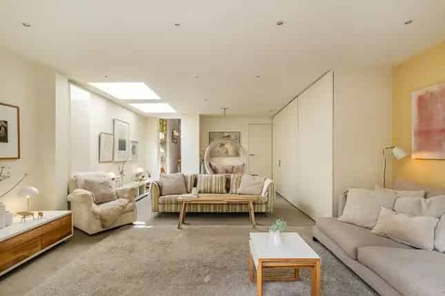Terraced House for Sale in London SW4