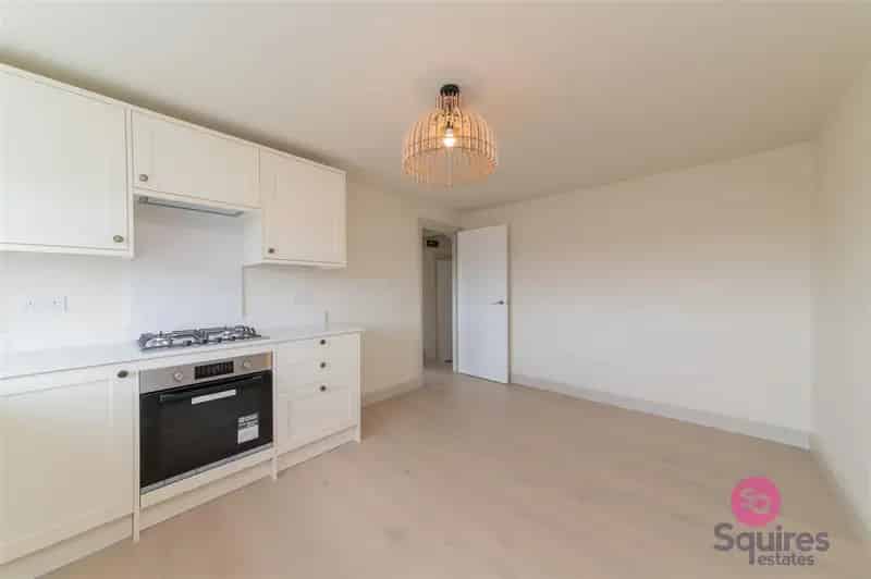 2 Bedroom Flat House to Rent