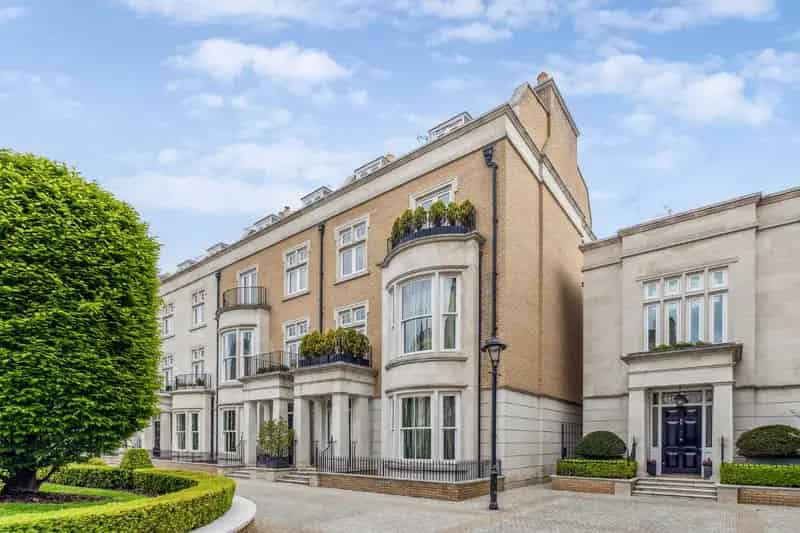 Spacious Townhouse in Gated Community