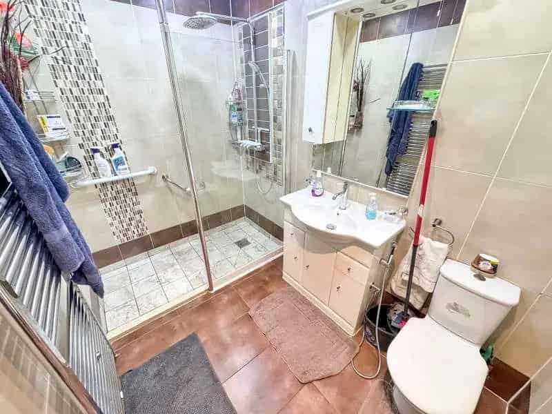 5 Bed House for Sale Hounslow - Large Garden Off Street Parking