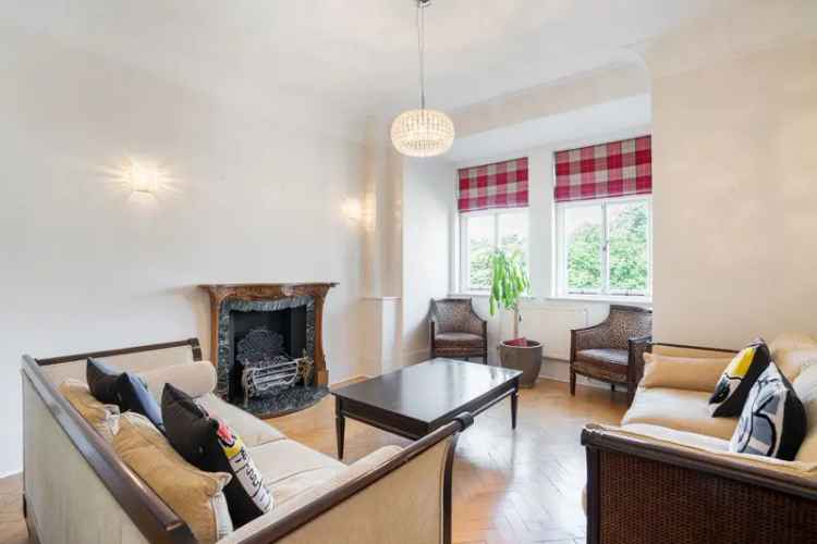 Regent's Park 3-Bedroom Apartment Near St John's Wood