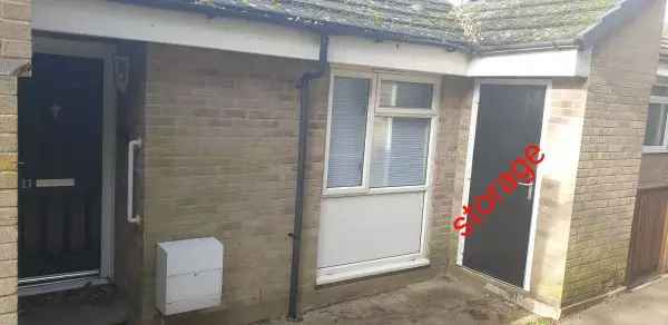 Bungalow For Rent in Hertsmere, England