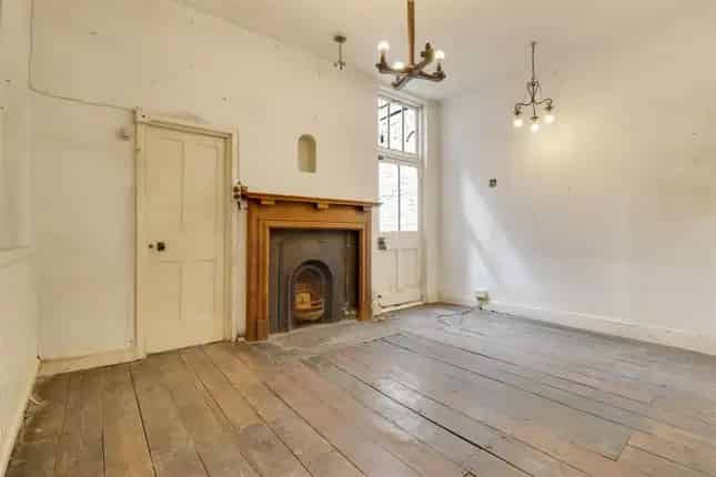 Charming Grade II Listed Hampstead Home - Huge Potential