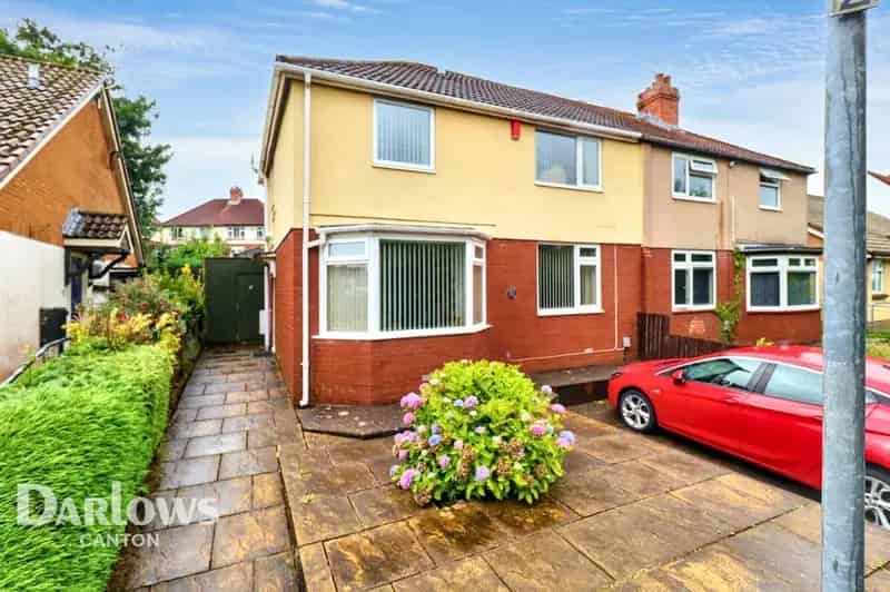 3 Bedroom Semi-Detached House for Sale