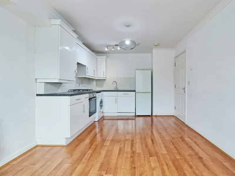 Flat For Sale , South Street, London, England
