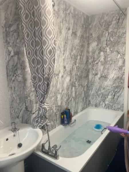 Modern 2-Bedroom Flat Near Hampden Park Station