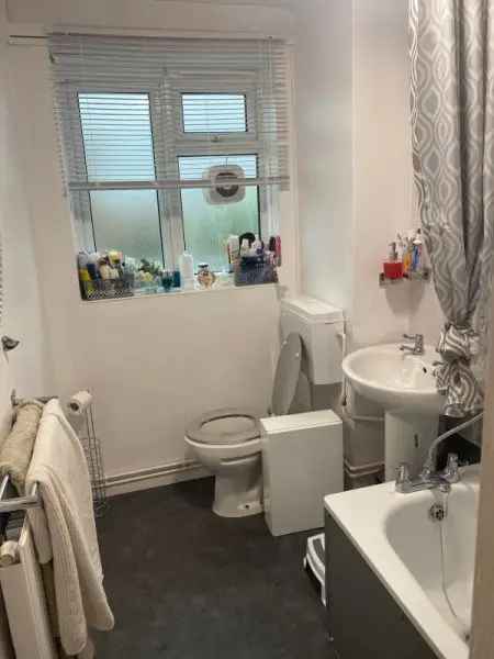 Flat For Rent in Eastbourne, England