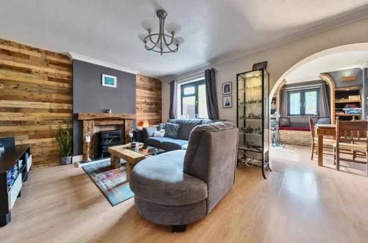 4 Bed Property for Sale in Charlton