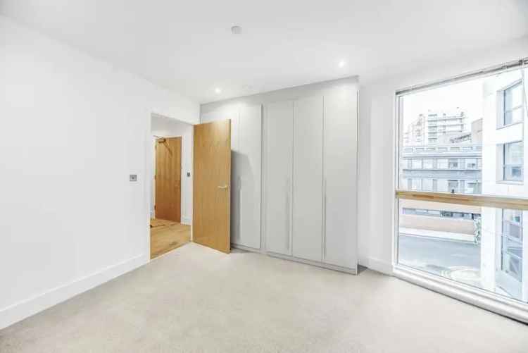 Brand New Two Bedroom Two Bathroom Apartment Near Transport Links