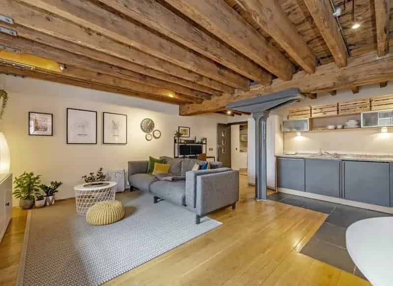2 Bed 2 Bath Canary Wharf Apartment Warehouse Style Secure Parking