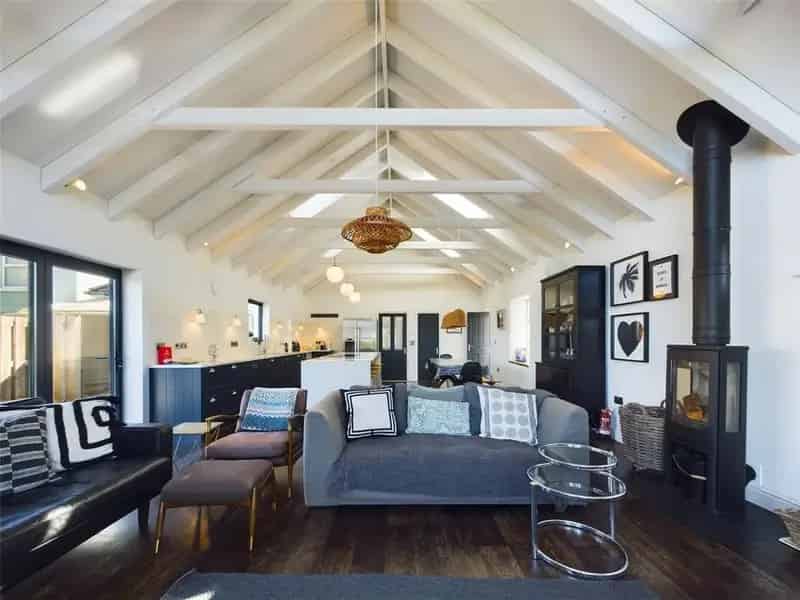4 Bedroom Bungalow For Sale