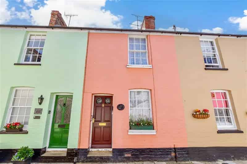 3 Bedroom Riverside Georgian Cottage For Sale