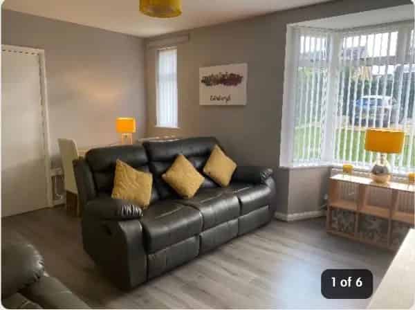 3 Bedroom House in Hitchin SG5 - Family Home Near Schools and Station