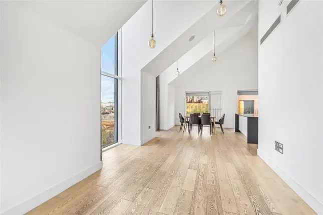 Four Bedroom Triplex Apartment Fulham Riverside