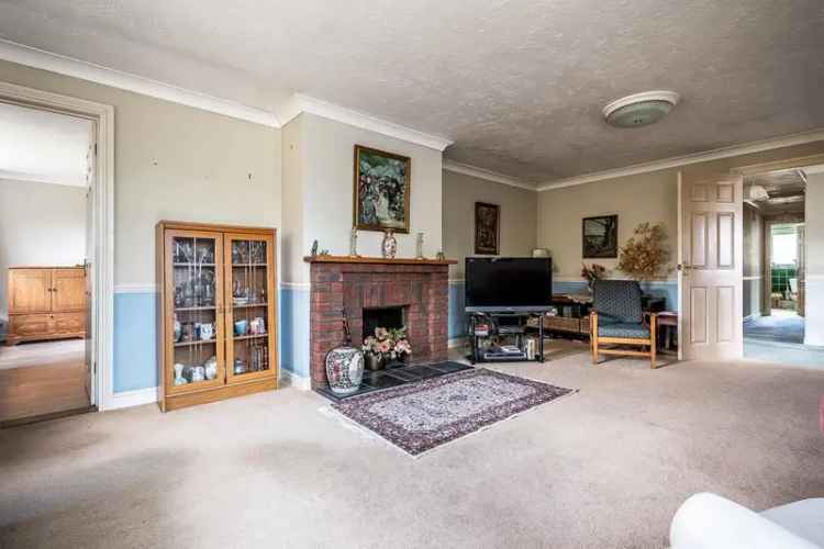 4 bedroom detached bungalow for sale