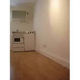 1 Room Studio Flat 37m2 London New Modern Furniture