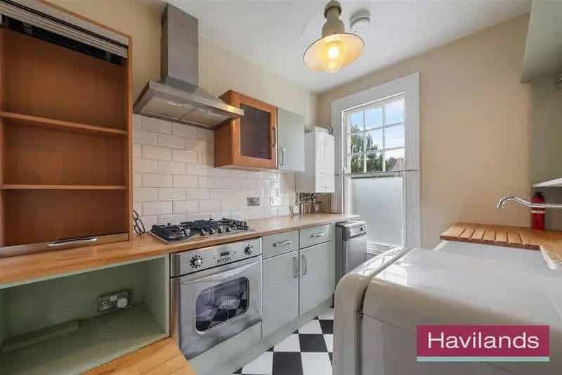 2 Bed Period Garden Flat For Sale Near Winchmore Hill Station