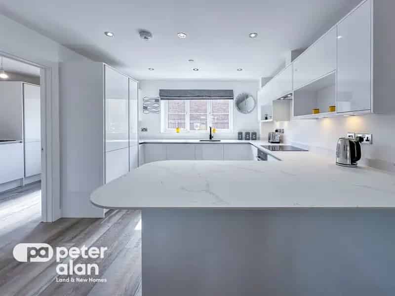 4 Bedroom Detached House in Peaceful Countryside Setting