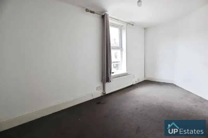 1 Bedroom Apartment to Rent Available Immediately