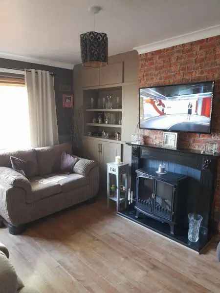 Bungalow For Rent in Walsall, England