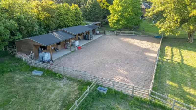 3 Bedroom Historic House with Annex and Stables