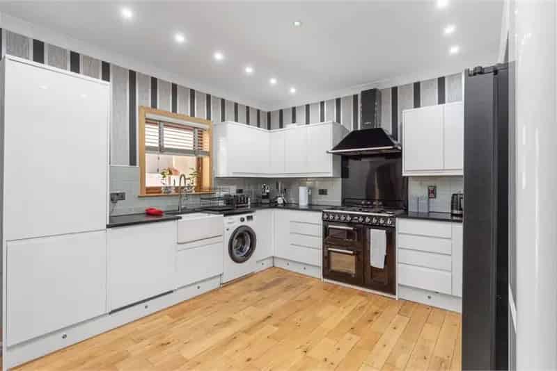 4 Bed Bungalow Detached with 3 Reception Rooms