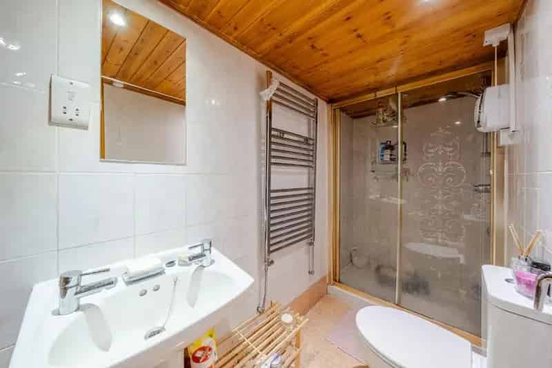 Crouch End Studio Flat High Ceilings Near Broadway Shops