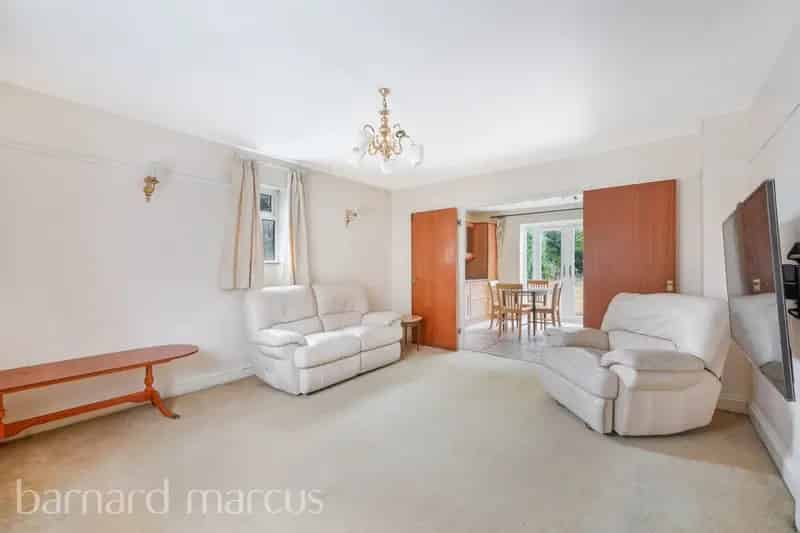 Extended Family Home Near Train Station